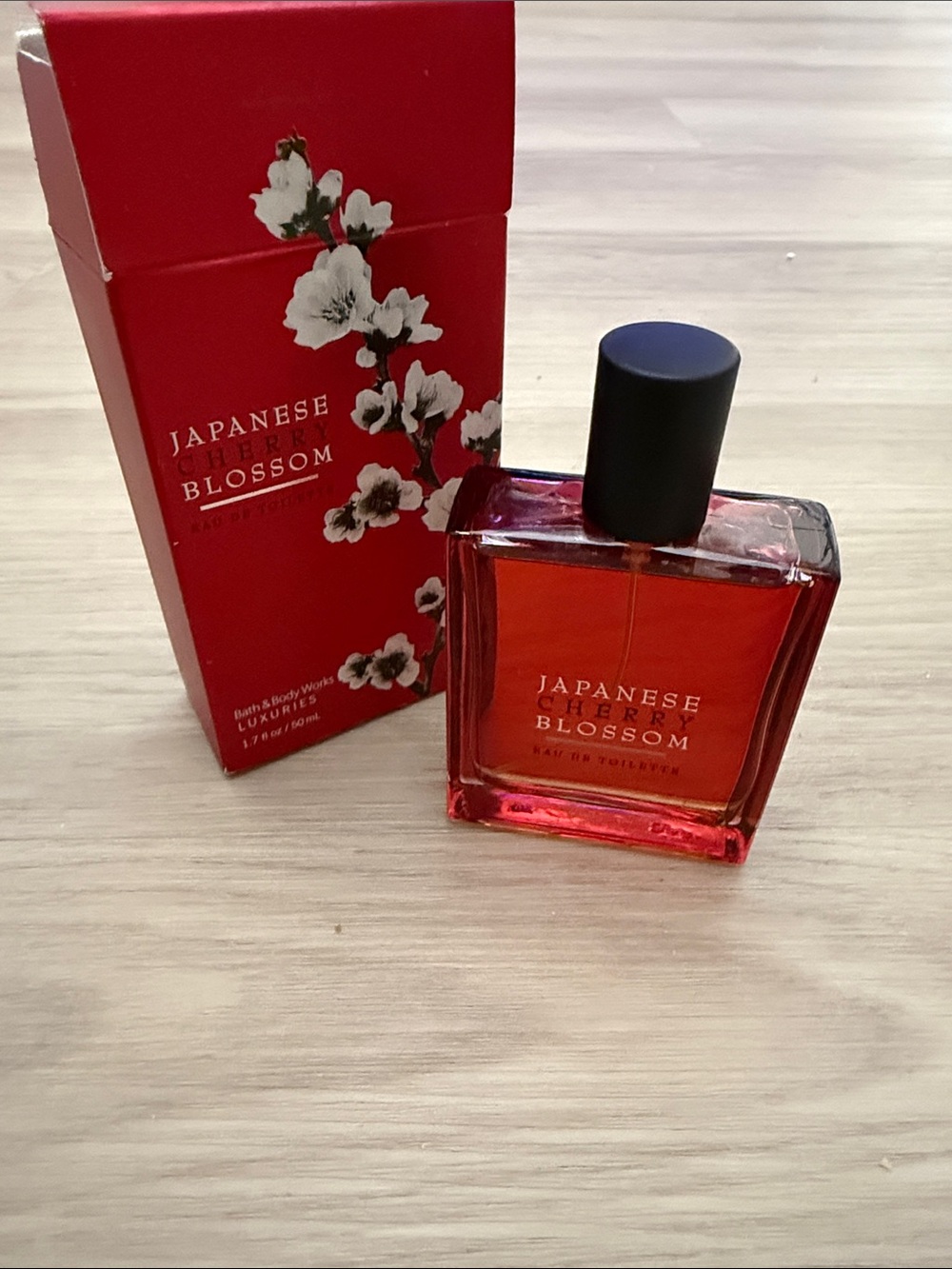 Bath & Body Works Japanese Cherry Blossom Eau de Toilette - Red - Picture 3 of 3